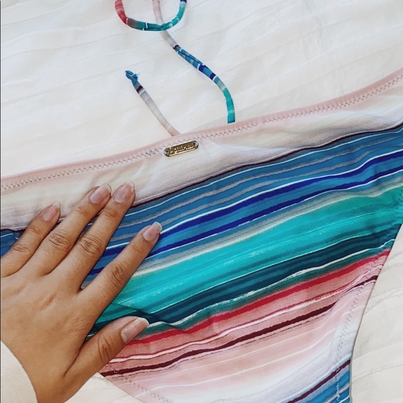 Striped Off the shoulder Swimsuit - Picture 4 of 4